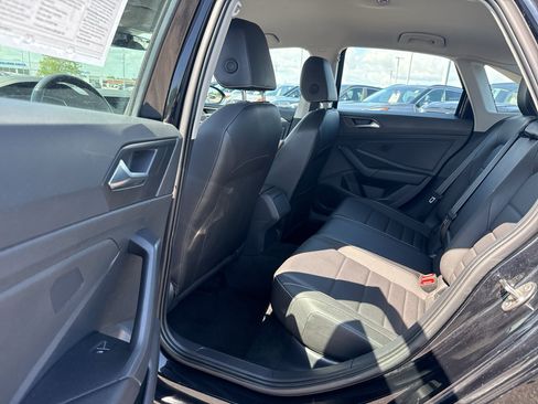 Used 2024 Volkswagen Jetta SE FWD image 29