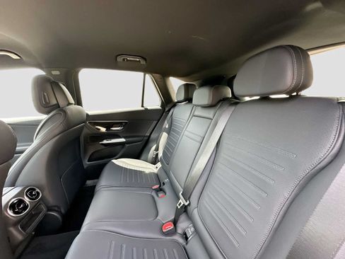 Used 2025 Mercedes-Benz GLC 300 4MATIC w/ AMG Line image 24