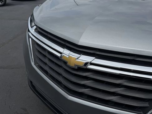 Used 2023 Chevrolet Equinox LS FWD image 8
