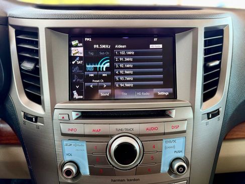 Used 2013 Subaru Outback 2.5i Limited w/ Popular Pkg 3 AWD/4WD image 18