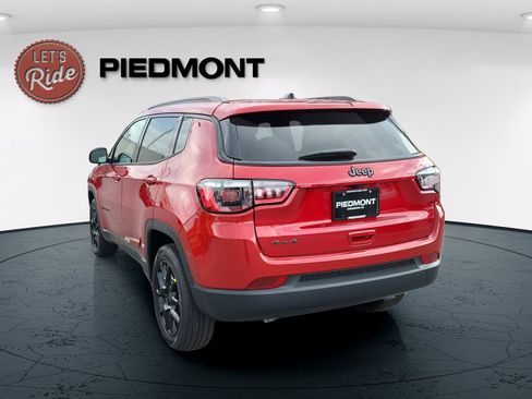 New 2026 Jeep Compass Latitude image 8