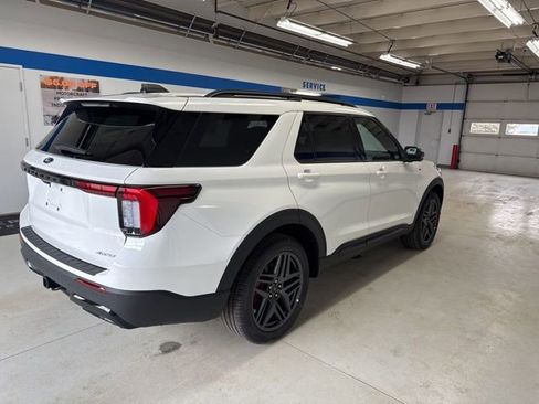New 2026 Ford Explorer ST-Line w/ ST-Line Street Pack AWD/4WD image 4