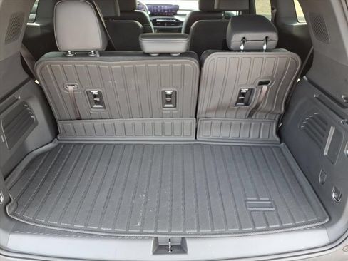 Used 2025 Buick Enclave Preferred FWD image 16