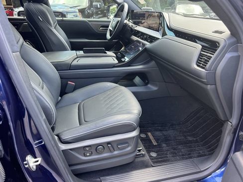 Used 2025 INFINITI QX80 Autograph AWD/4WD image 11