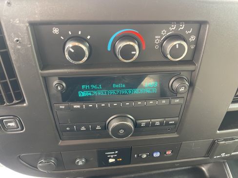 Used 2021 Chevrolet Express 3500 w/ Power Convenience Package image 14