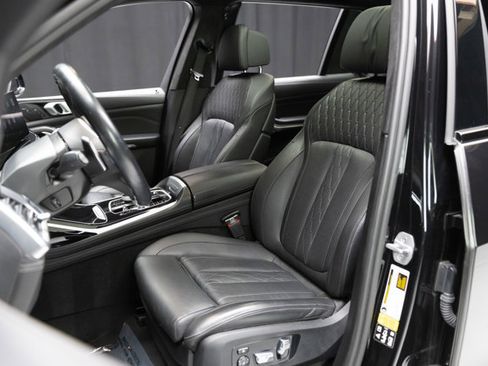Used 2023 BMW X7 M60i w/ Executive Package image 45