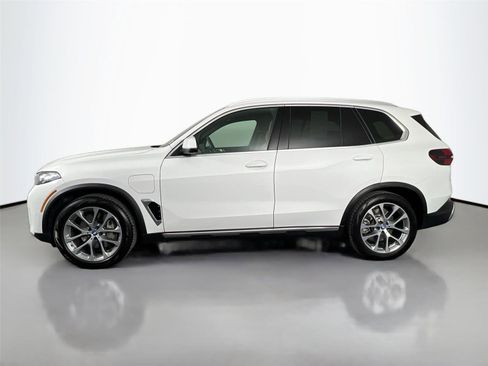 Used 2025 BMW X5 xDrive50e w/ Premium Package image 3