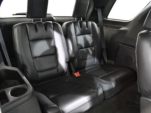 Used 2014 Ford Explorer XLT w/ Equipment Group 202A image 20