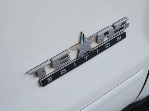 Used 2018 Chevrolet Silverado 1500 LT w/ Texas Edition RWD image 10