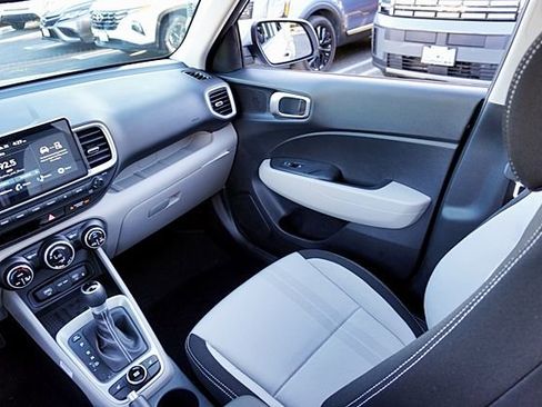 New 2026 Hyundai Venue SEL FWD image 25
