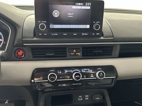 Used 2023 Honda Pilot LX image 21