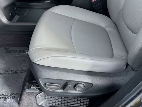 Used 2025 Toyota Sienna XLE w/ XLE Plus Package image 22
