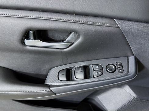 Certified 2024 Nissan Sentra SV image 22