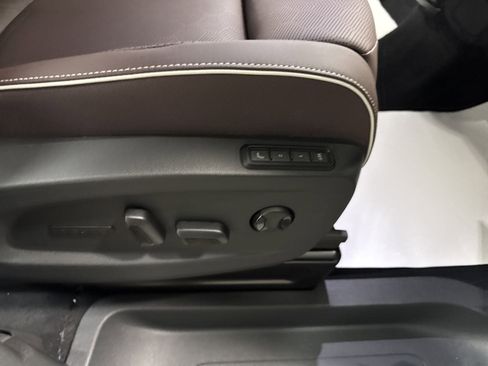 New 2025 Volkswagen ID. Buzz Pro S image 40