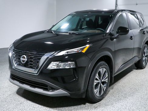 Used 2023 Nissan Rogue SV FWD image 30