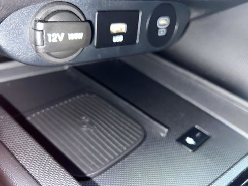 Certified 2025 Hyundai Elantra Sport image 18