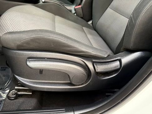 Used 2023 Kia Soul LX w/ LX Technology Package image 12