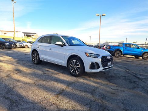 Used 2023 Audi Q5 2.0T Premium w/ Convenience Package image 2