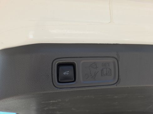 Used 2021 Ford Expedition XLT RWD image 32