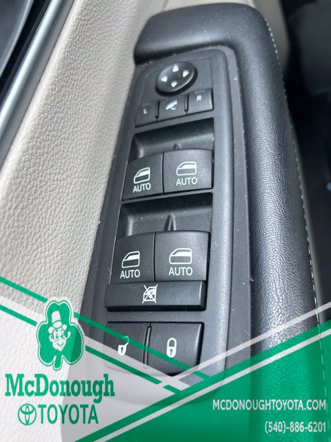 Used 2020 Chrysler Pacifica Limited w/ Advanced Safetytec Group FWD image 25