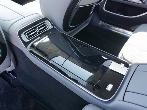 Certified 2023 Mercedes-Benz Maybach S 680 4MATIC image 47