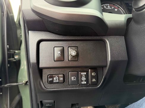 Used 2022 Toyota Tacoma TRD Off-Road image 26