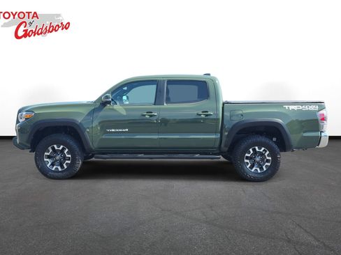 Used 2021 Toyota Tacoma TRD Off-Road image 8