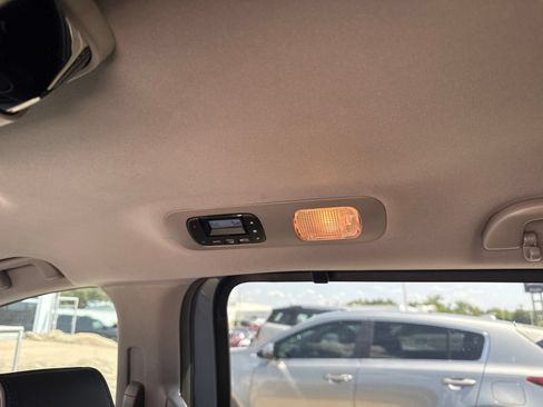 Used 2023 Honda Odyssey Elite image 16