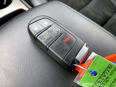 Used 2021 Jeep Grand Cherokee Laredo X image 11