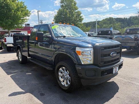 Used 2015 Ford F250 XL w/ Power Equipment Group AWD/4WD image 4