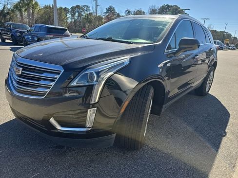 Used 2017 Cadillac XT5 FWD image 3