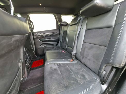 Used 2017 Jeep Grand Cherokee Altitude image 10