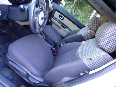 Used 2012 Kia Soul ! FWD image 21