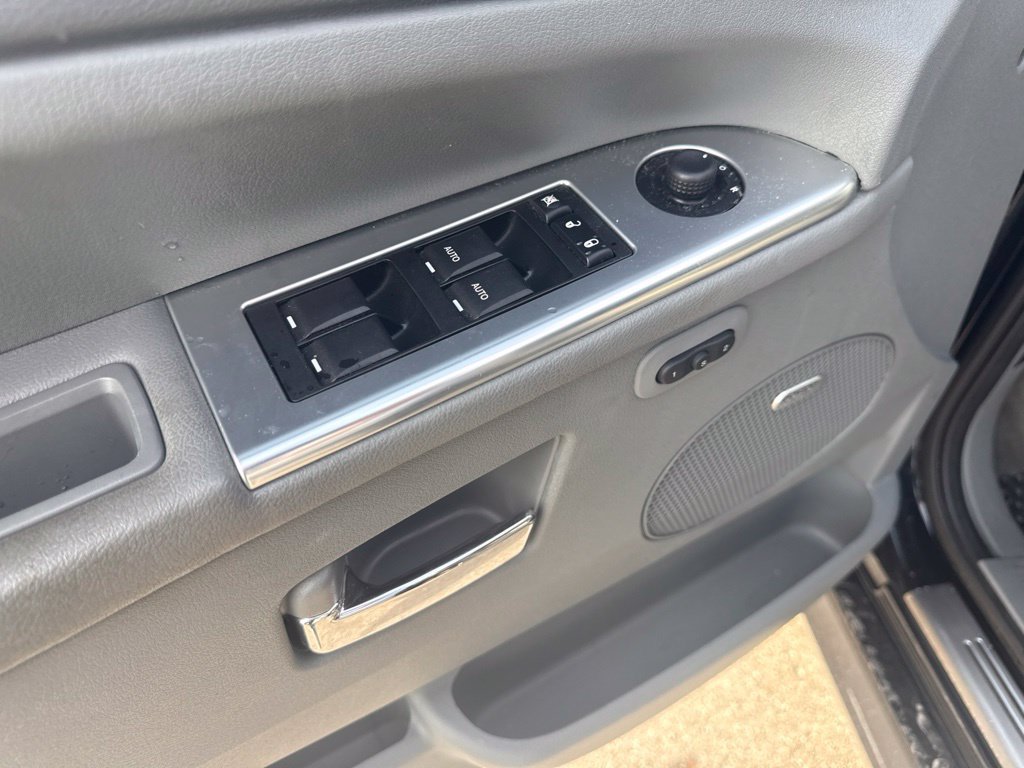 Used 2007 Jeep Grand Cherokee SRT8 w/ SRT Option Group I AWD/4WD image 31