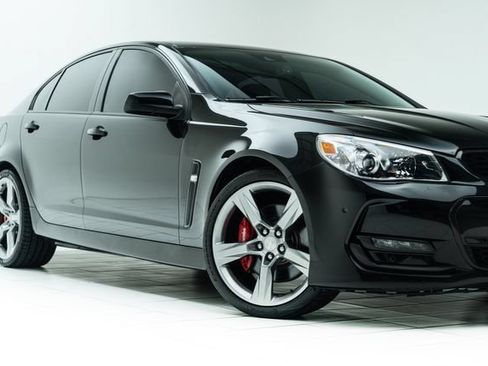 Used 2017 Chevrolet SS RWD image 3
