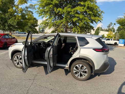 Used 2023 Nissan Rogue SV FWD image 20