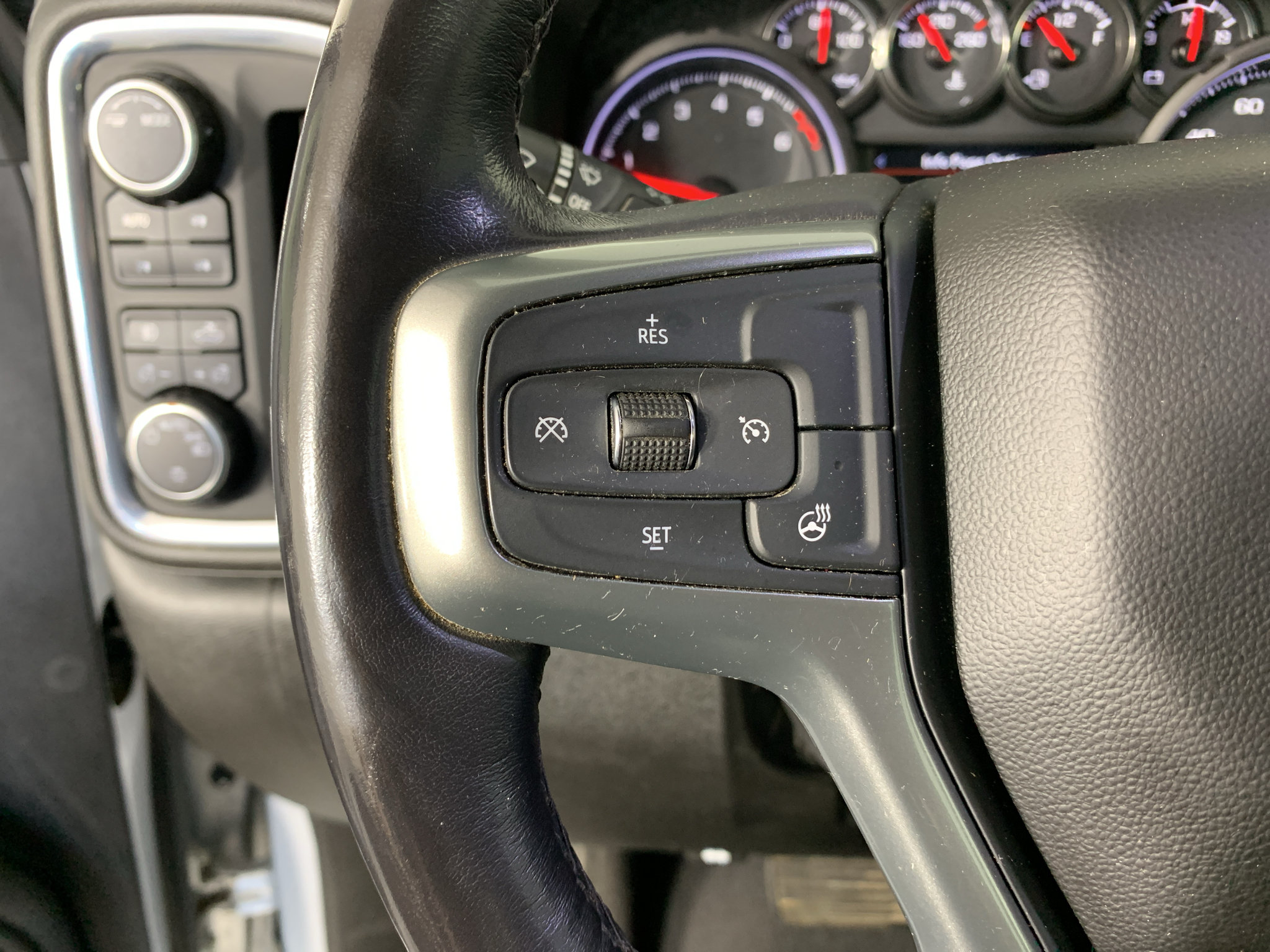 Used 2022 Chevrolet Silverado 1500 RST AWD/4WD image 17