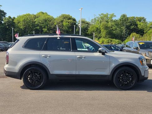 Used 2025 Kia Telluride EX X-Line AWD/4WD image 3