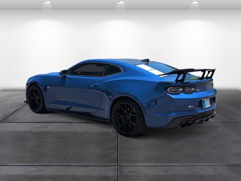 Used 2019 Chevrolet Camaro SS RWD image 3