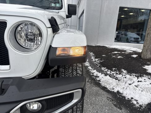 Used 2023 Jeep Wrangler Sahara w/ Cold Weather Group image 10