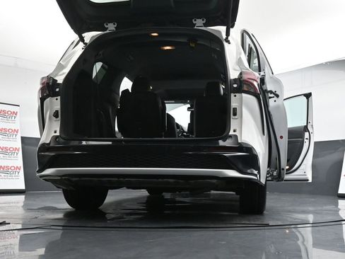Used 2023 Toyota Sienna XSE image 47