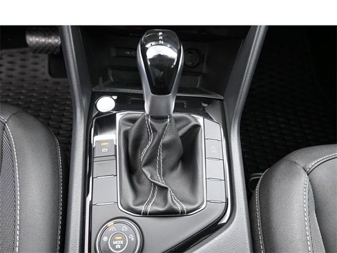 Used 2024 Volkswagen Taos SE image 24