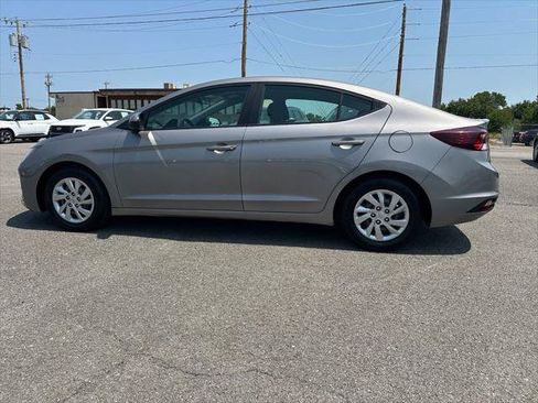 Used 2020 Hyundai Elantra SE w/ Cargo Package (C1) FWD image 8