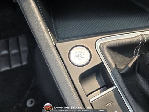Used 2024 Volkswagen Jetta SE FWD image 29