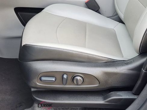 Used 2024 GMC Terrain SLT FWD image 25