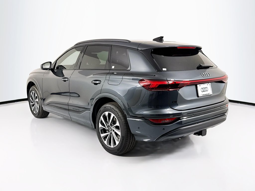 Used 2025 Audi Q6 e-tron Premium AWD/4WD image 8