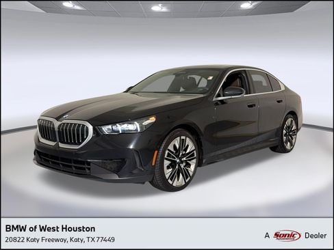Used 2025 BMW 530i RWD image 1