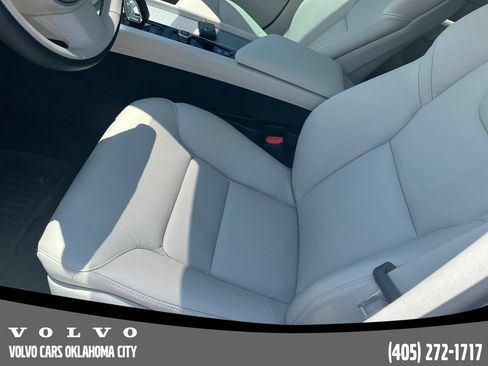 Certified 2026 Volvo V60 B5 Cross Country Plus w/ Climate Package AWD/4WD image 9