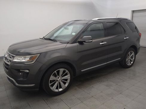 Used 2018 Ford Explorer Limited FWD image 2