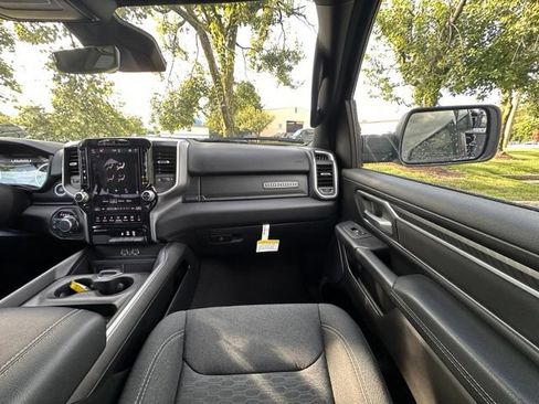 Used 2025 RAM 1500 Big Horn AWD/4WD image 30